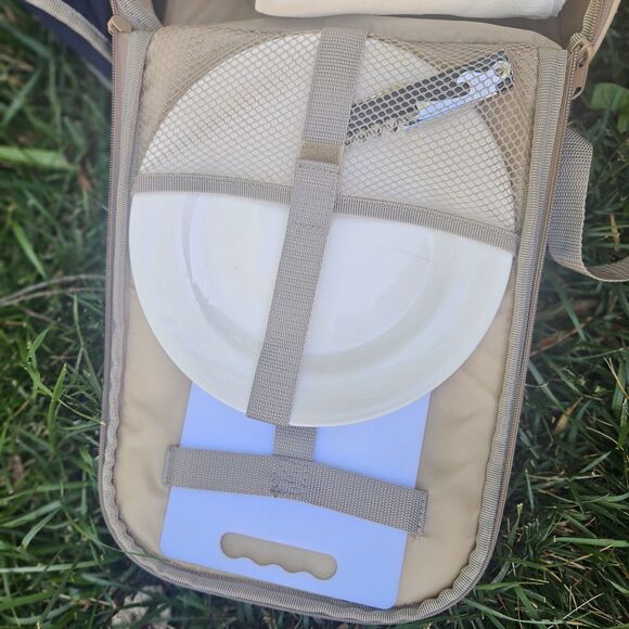 Picnic Backpack 4 Person Set Pack Insulated Waterproof Bag Family Camping - Picture 8 of 15